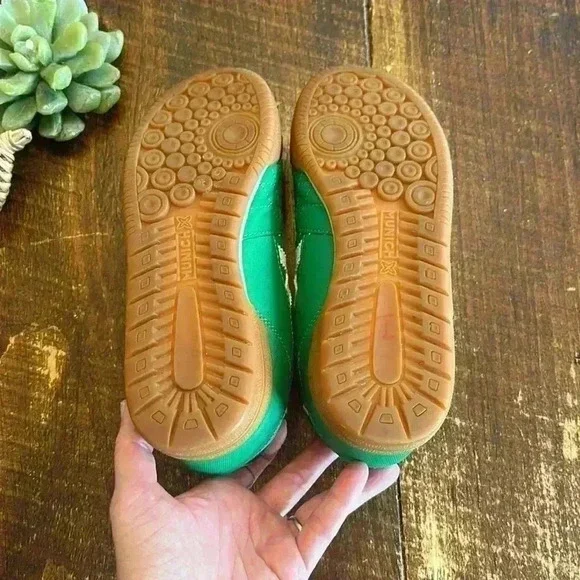 Munich | G3 Kid Profit 160 Indoor Soccer Shoes, Green - Picture 9 of 9